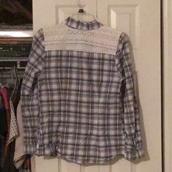 CLOSET CLEAN OUT Bandolino button up shirt - Picture 5 of 5